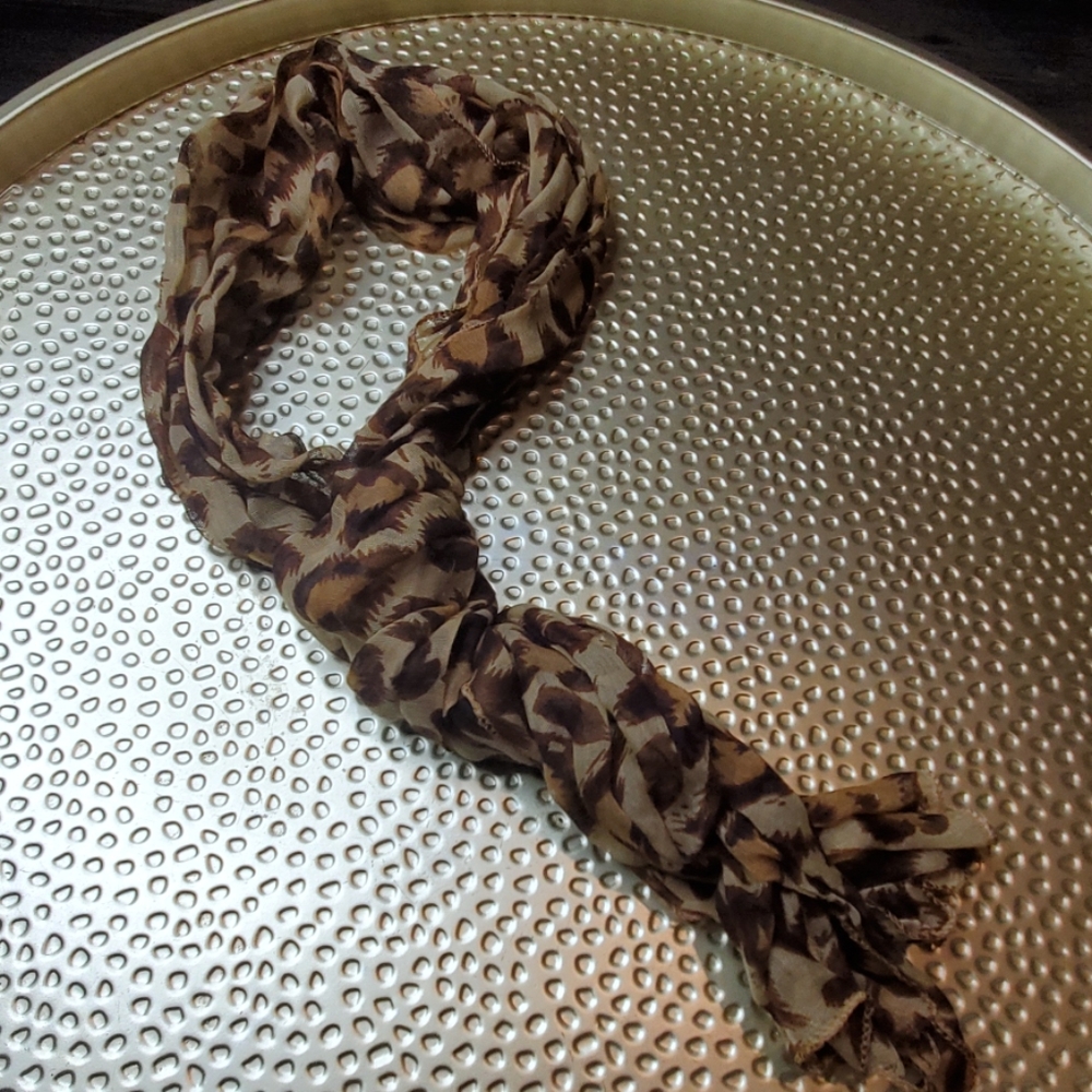 Leopard scarf - Picture 2 of 4